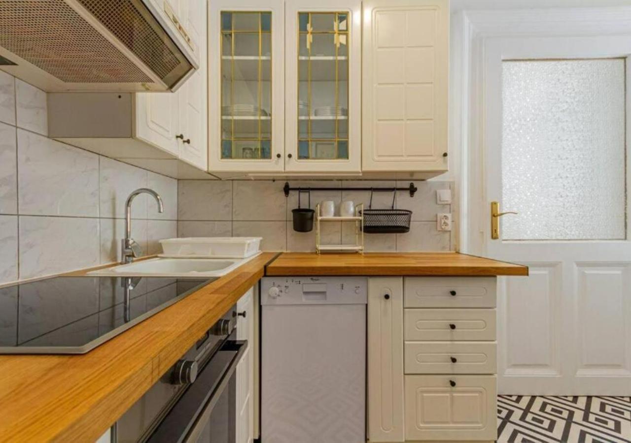 Luxury Apartment By The Famous Vaci Street Budapest Extérieur photo