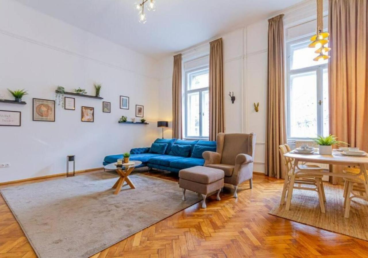 Luxury Apartment By The Famous Vaci Street Budapest Extérieur photo
