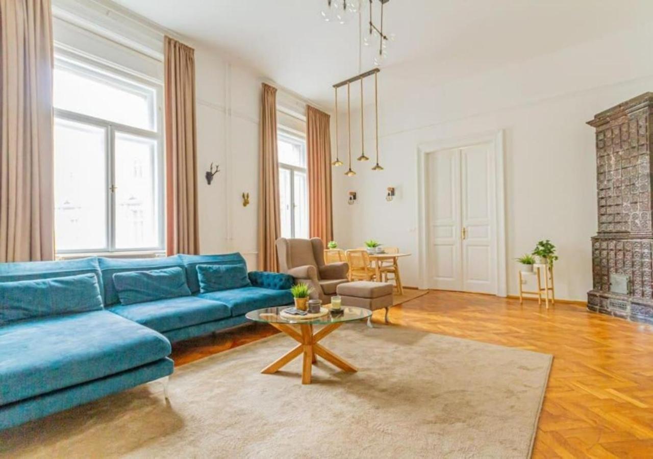 Luxury Apartment By The Famous Vaci Street Budapest Extérieur photo