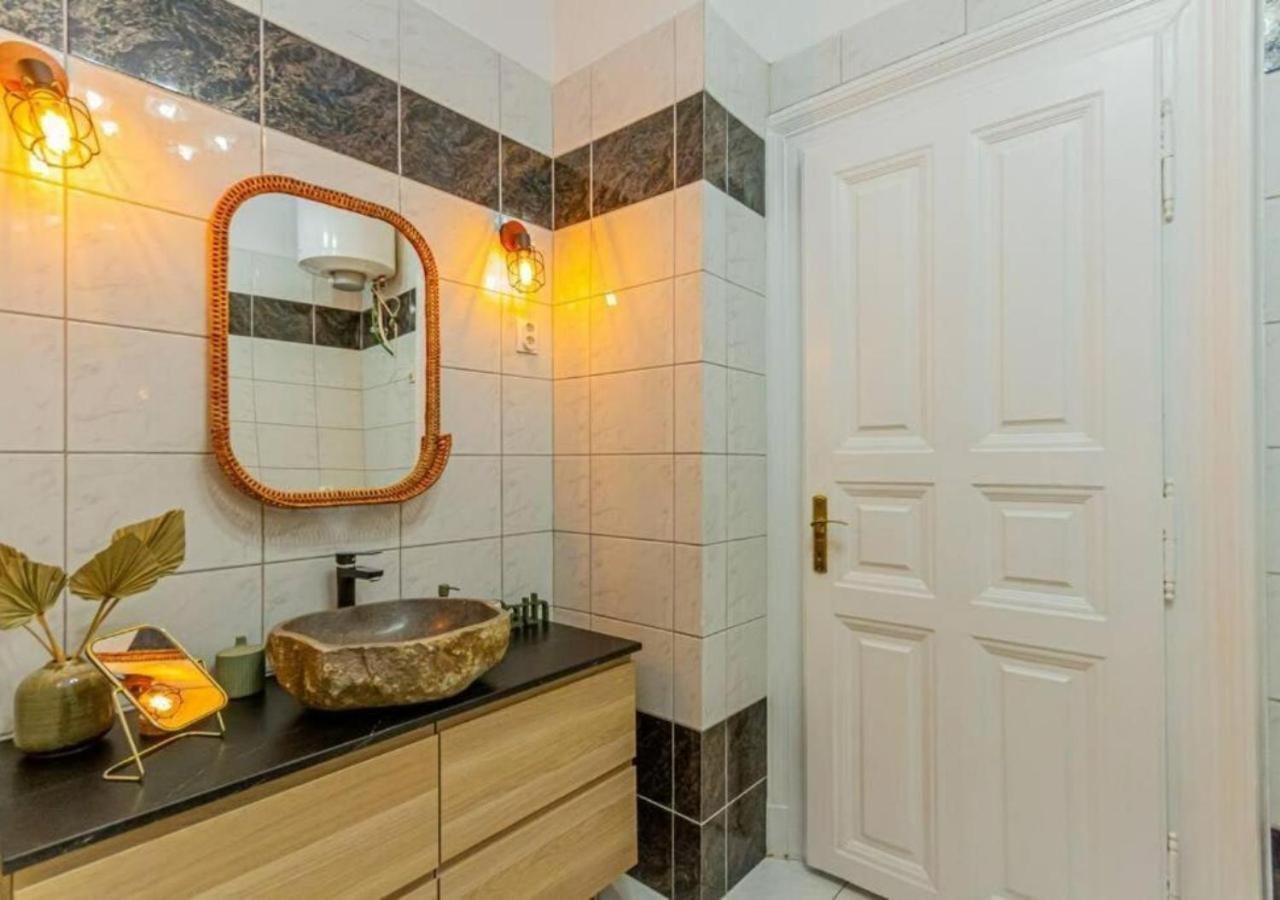 Luxury Apartment By The Famous Vaci Street Budapest Extérieur photo
