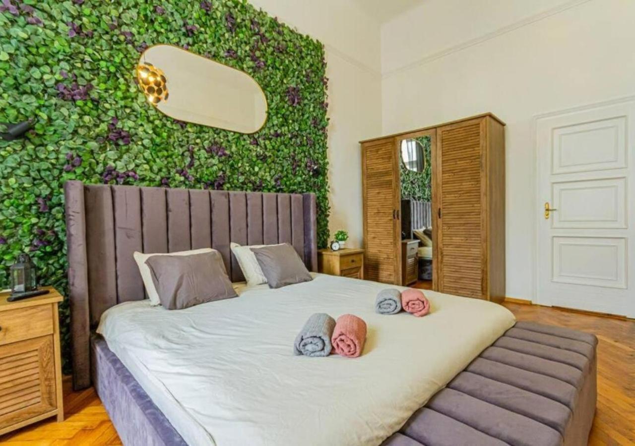 Luxury Apartment By The Famous Vaci Street Budapest Extérieur photo